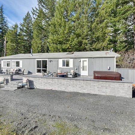 Riverfront Home With Deck, Near Mount Rainier! Packwood Exterior photo